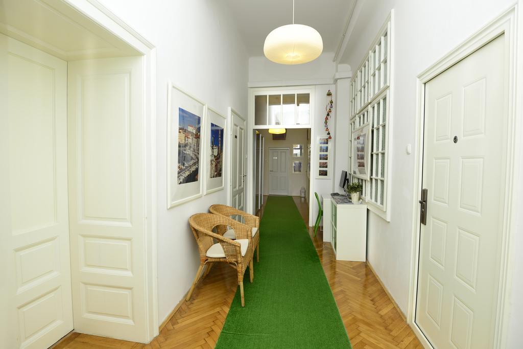 Galeria Rooms Ljubljana Exteriör bild