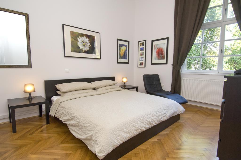 Galeria Rooms Ljubljana Rum bild