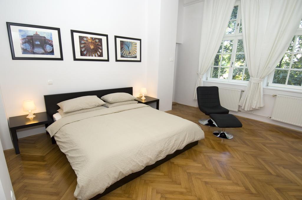 Galeria Rooms Ljubljana Exteriör bild
